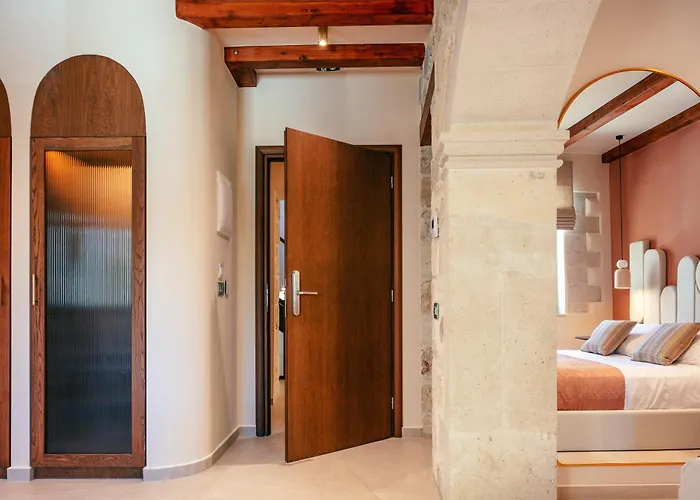  La Montre Luxury Boutique Suites