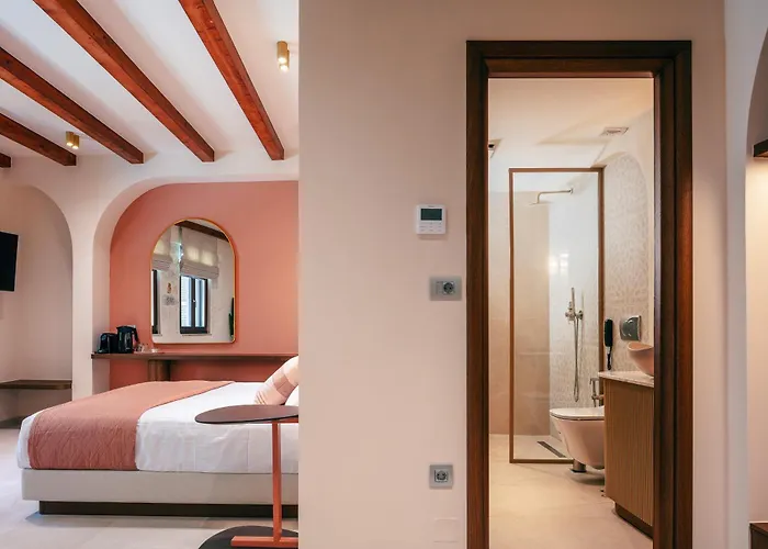  La Montre Luxury Boutique Suites