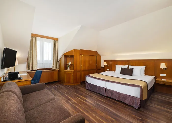 Carlton Hotel Buda Castle