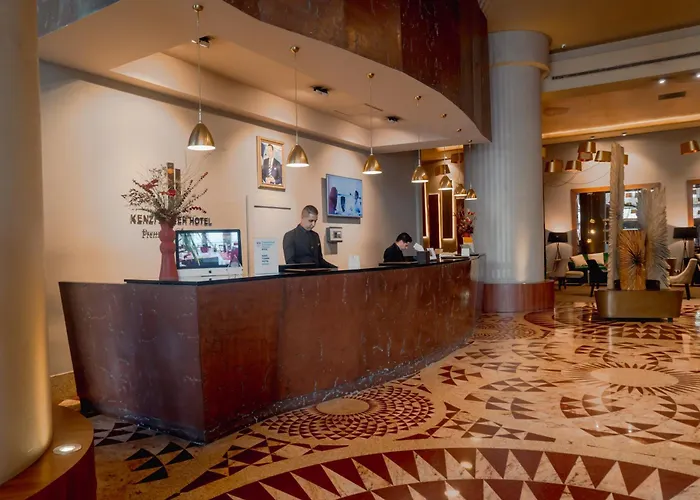 Hoteles con Jacuzzi Kenzi Tower