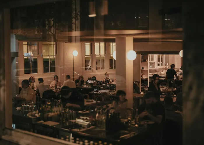 Paramount House Hotel