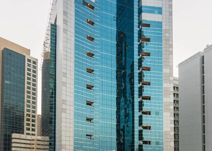 Golden Tulip Media Hotel