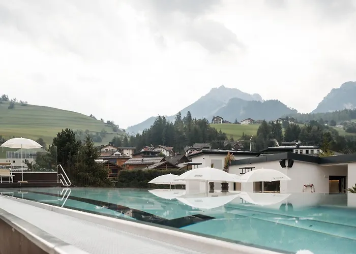 Strandhotel: Al Plan, A Mountain Moving Hotel