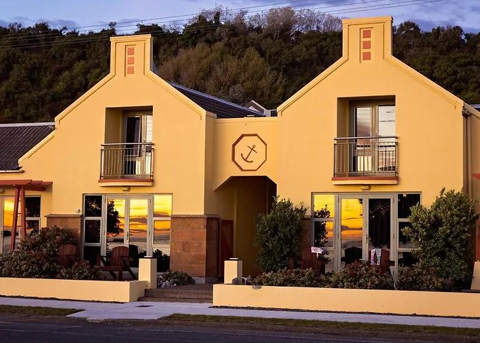 Anchor Inn Beachfront