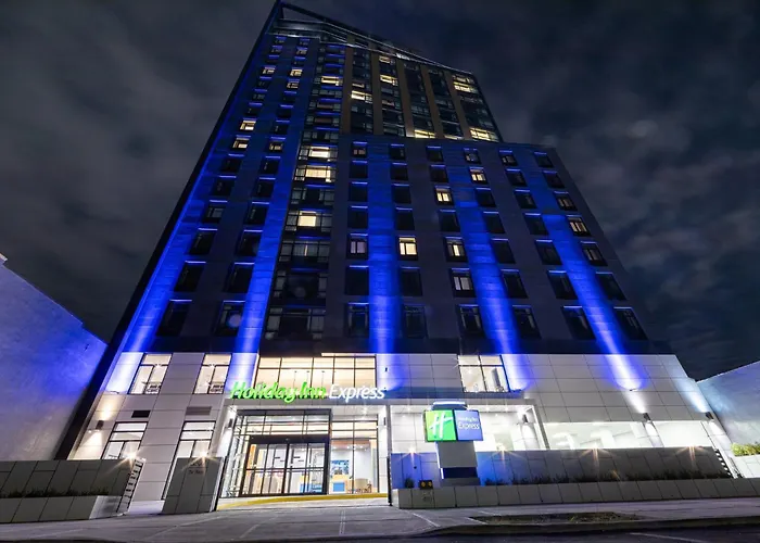  Holiday Inn Express Long Island City E - New York By Ihg