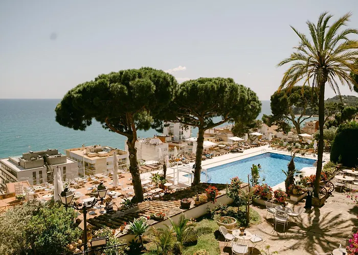 Hotel Roger De Flor By Seleqtta