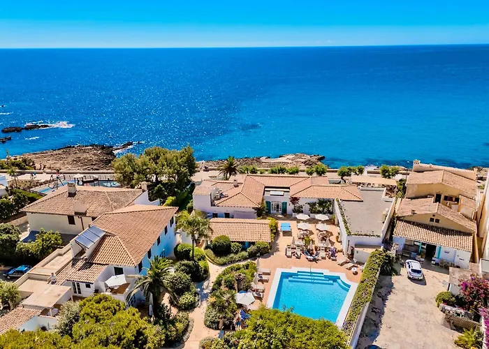 Family Hotel: The Sea Club