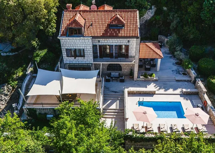 City Beach Villa With Pool And Sea View