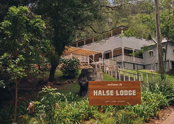 Beach Hotels Halse Lodge Noosa Heads