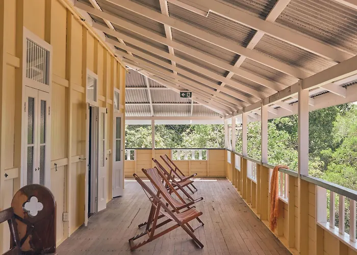 Beach Hotels Halse Lodge Noosa Heads