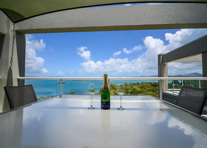 Airport Hotel: Ocean View Villas
