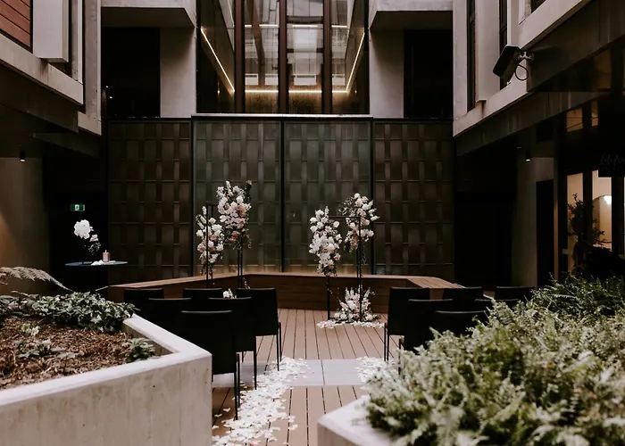 Midnight Hotel, Autograph Collection