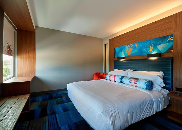 Pet Friendly hotel: Aloft Cleveland Airport