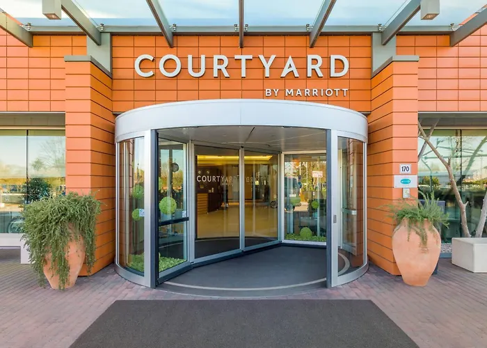 Pet Friendly hotel: Courtyard By Marriott Venice Airport