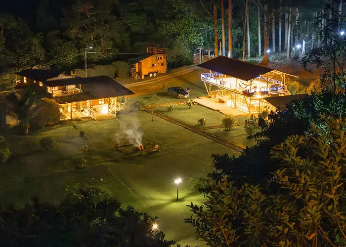 Riverside La Masía Ecohotel