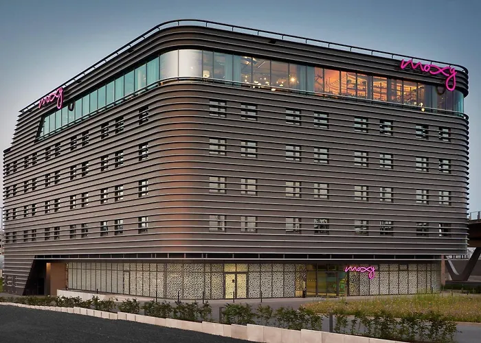 Moxy Bonn Airport