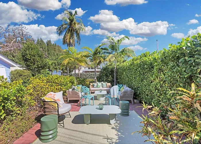 Tropical Cottages