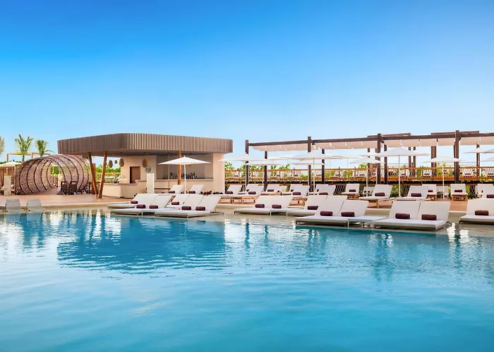 Pet Friendly hotel: Hyatt Vivid Grand Island Cancun (Adults Only)