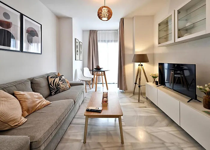 Hotel near College: Love Rent4 Malaga Rene