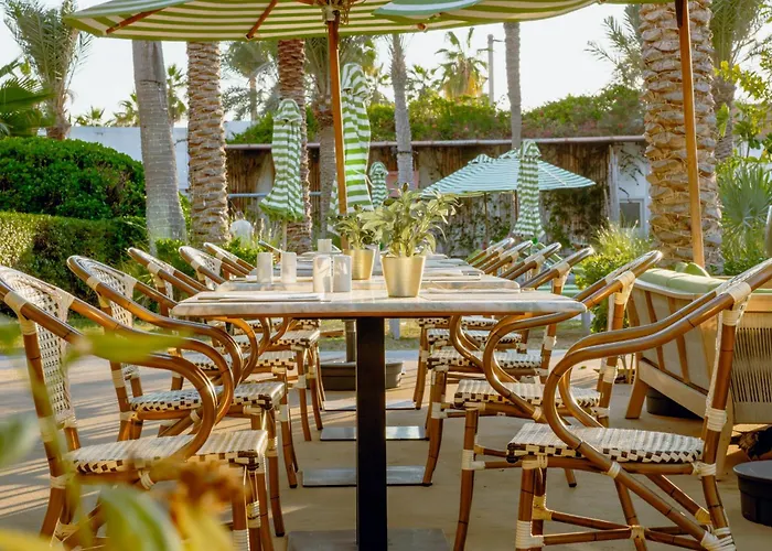 Luxury hotel only: Dubai Marine Beach Resort & Spa