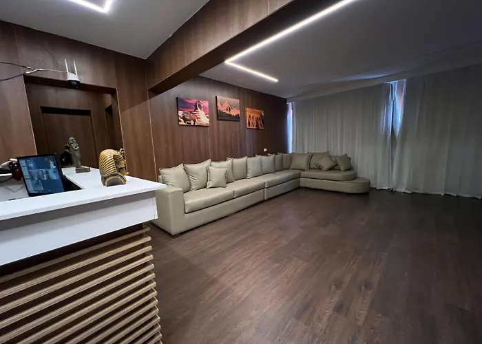 City Hotel