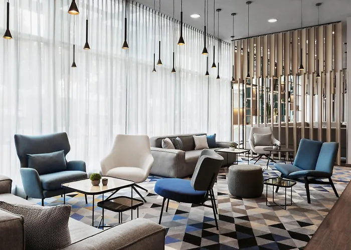 Courtyard By Marriott City East