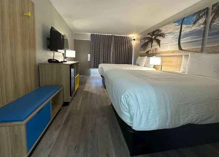Days Inn By Wyndham Fort Myers