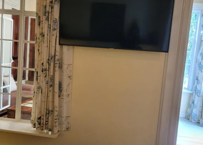 Apartment: Karen Gables