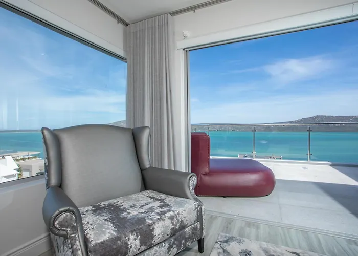 View Lagoon With Heated Pool And Solar Energy