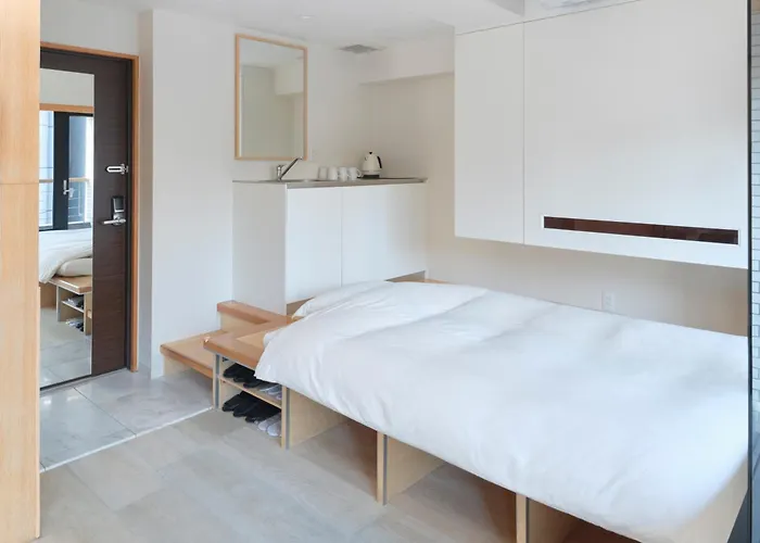 Central hotel: Sakura Cross Hotel Akihabara