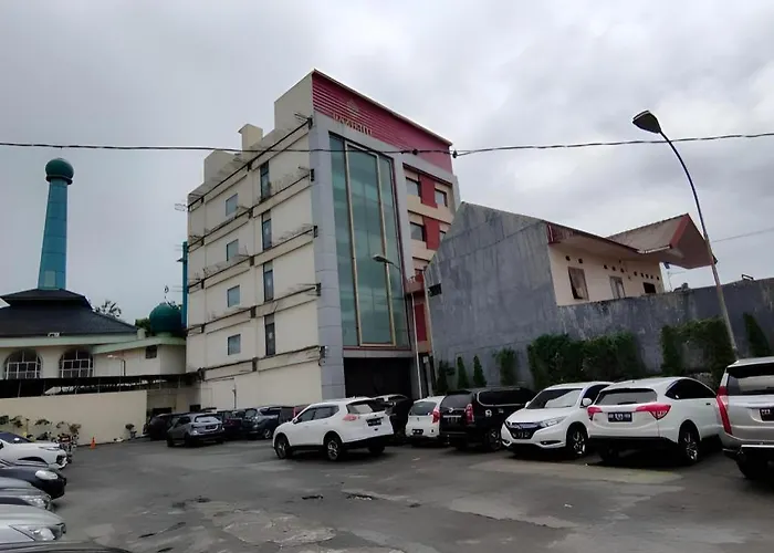 Pet Friendly hotel: Raz Hotel And Convention Syariah