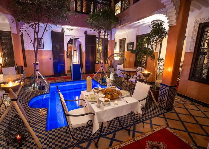 Dog friendly hotels Alaka