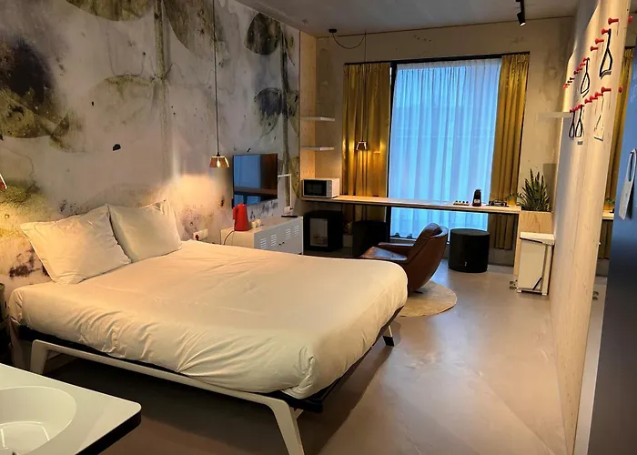 Moloko, Modern Designed Sleep & Shower Hotel In City Center, Digital Key By Sms