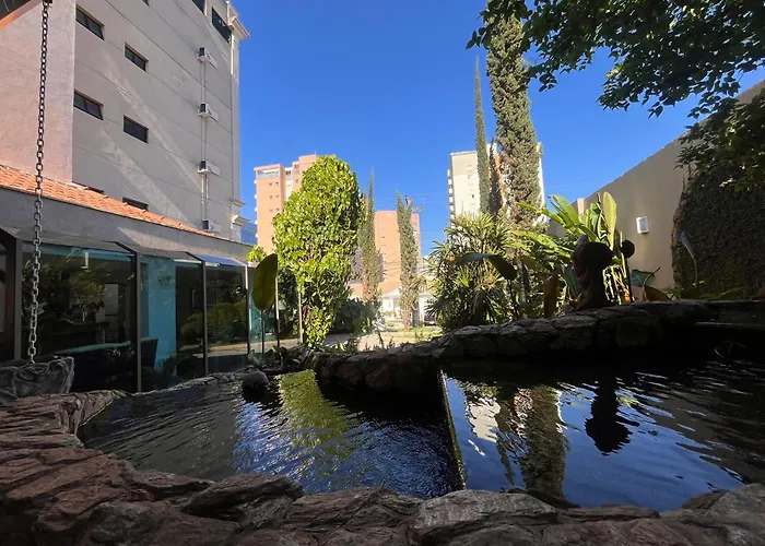 Nacoes Plaza