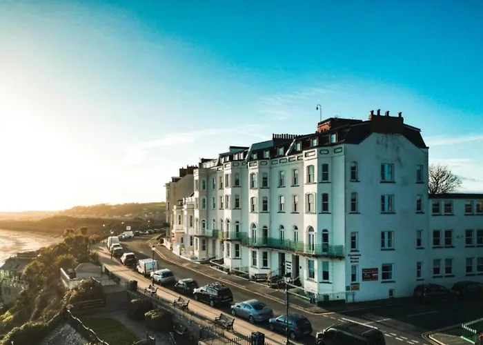 Beach hotel: Clarence House Hotel