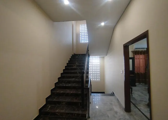 Hotel Crown Plaza, Near Karachi Airport, Darul Sehat Hospital, Dow, Agha Khan And Liaqat Hospital