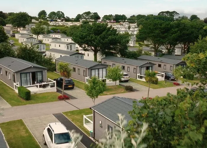 Airport Hotel: Hendra Holiday Park