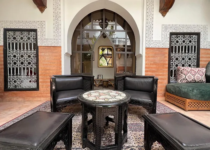 Central hotel: Riad Jnan El Cadi