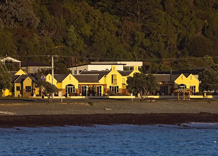 Anchor Inn Beachfront