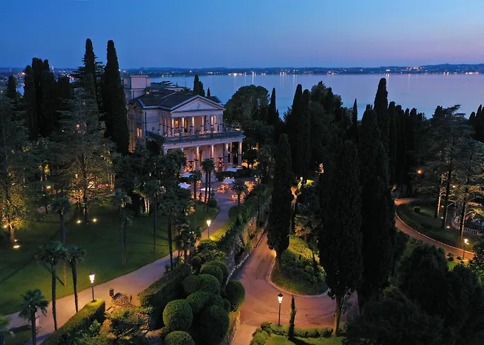 Hotel with view: Villa Cortine Palace Relais Chateaux