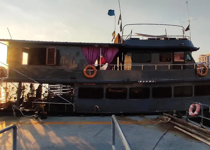 Sabai Sabai Liveaboard Bangkok