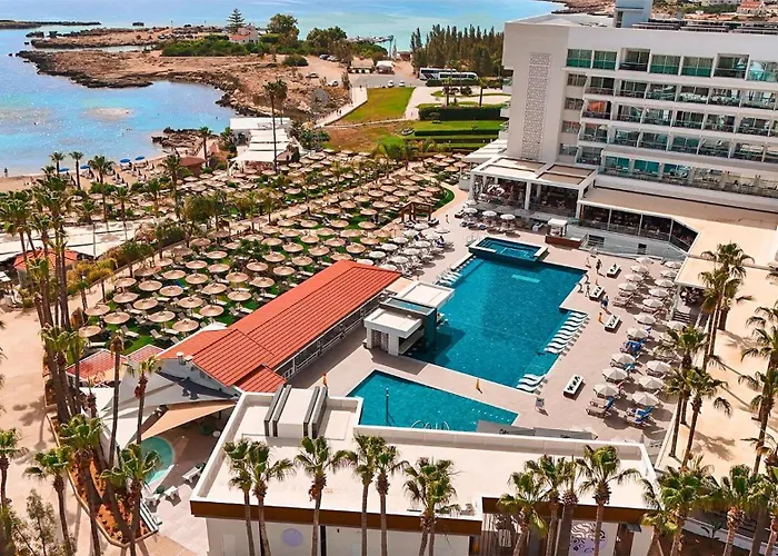 Hotel Spa: Cavo Maris Beach Hotel