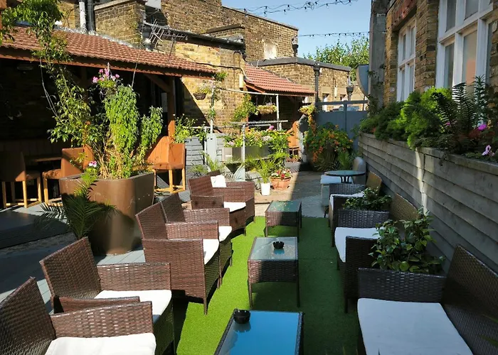 4 star hotel: Oyo The Kilburn Arms