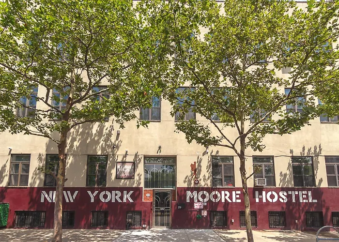 Ny Moore