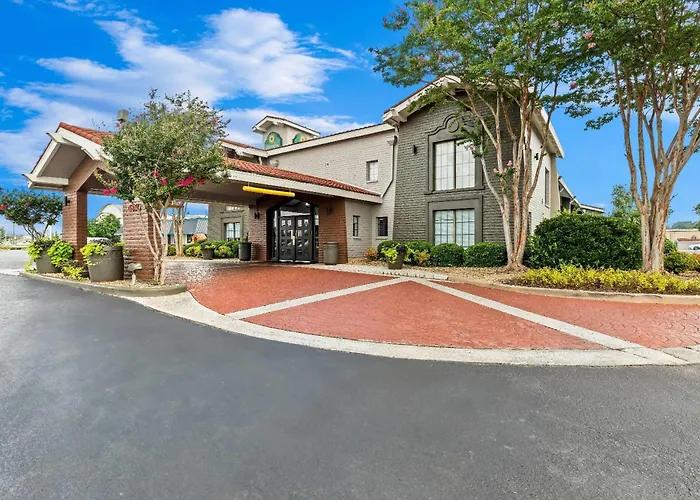 Cheap hotel: La Quinta Inn By Wyndham Huntsville Research Park
