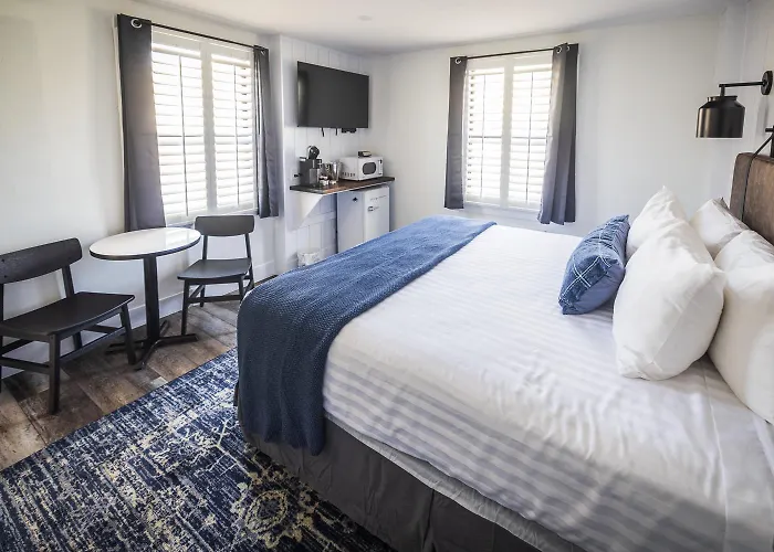 Pet Friendly hotel: Hotel Nevada & Gambling Hall