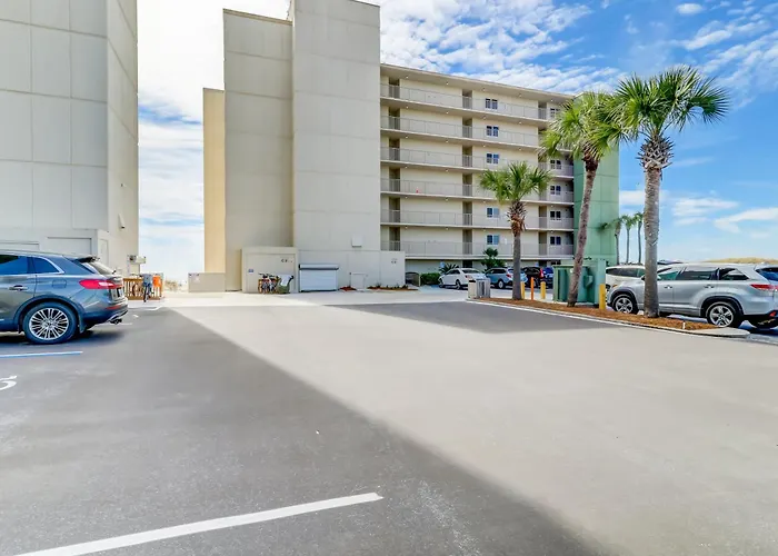 Pinnacle Port Condos