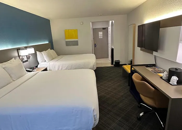 Comfort Dallas Park Central