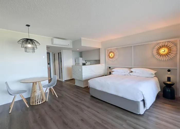 Hotels With Four Stars 