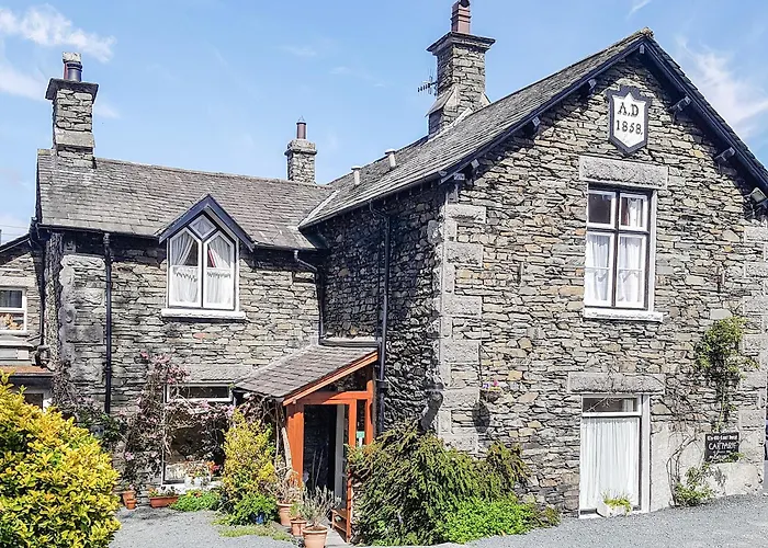 Dog friendly hotels Old Court House
